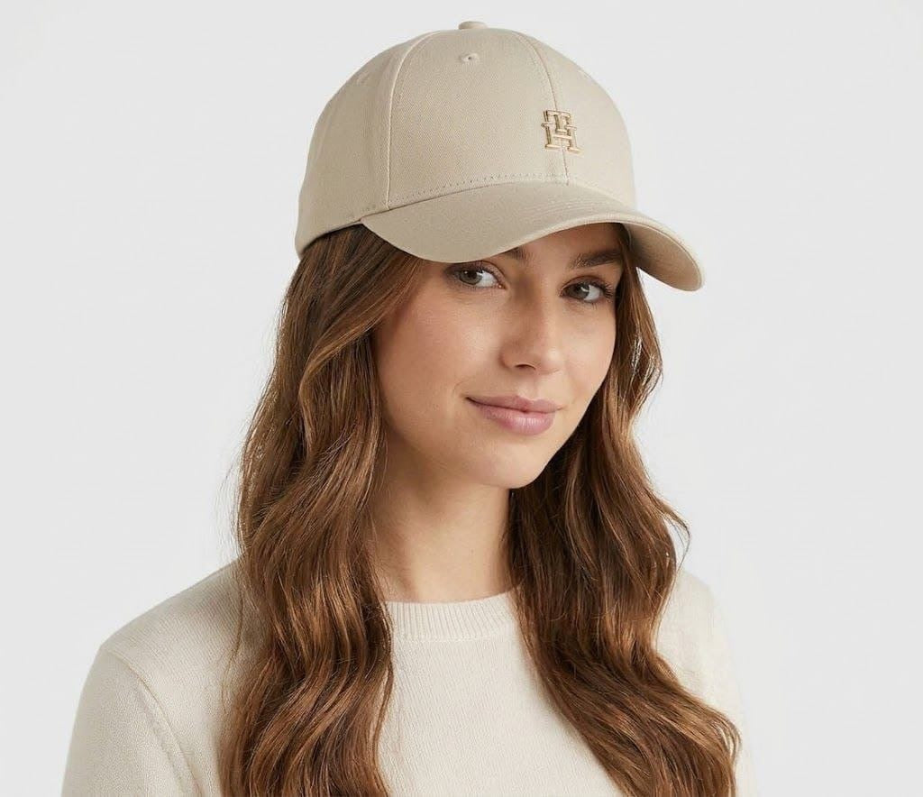 Casquette femme Beige avec Monogramme TH Métallique - Tommy Hilfiger.