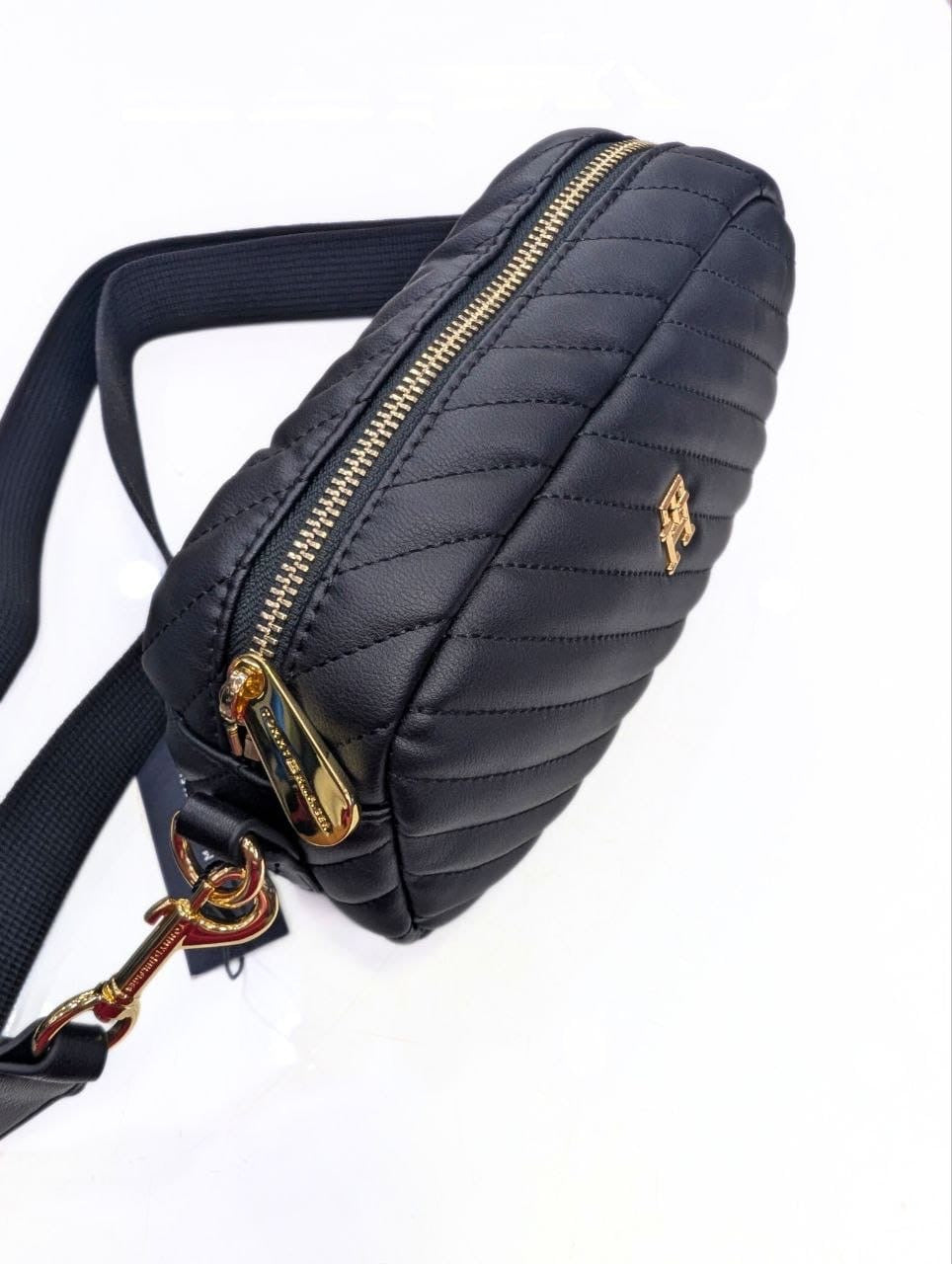 Sac Tommy Hilfiger bandoulière noir (crossbody) /  rectangulaire arrondie.