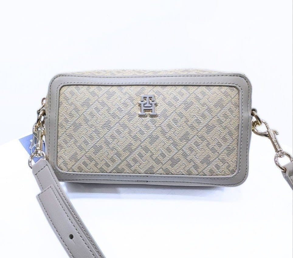 Sac Bandoulière Tommy Hilfiger Monogramme TH.