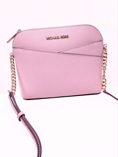 Sac Bandoulière Michael Kors Dome en Cuir Saffiano Rose Poudré (21 × 18 cm).