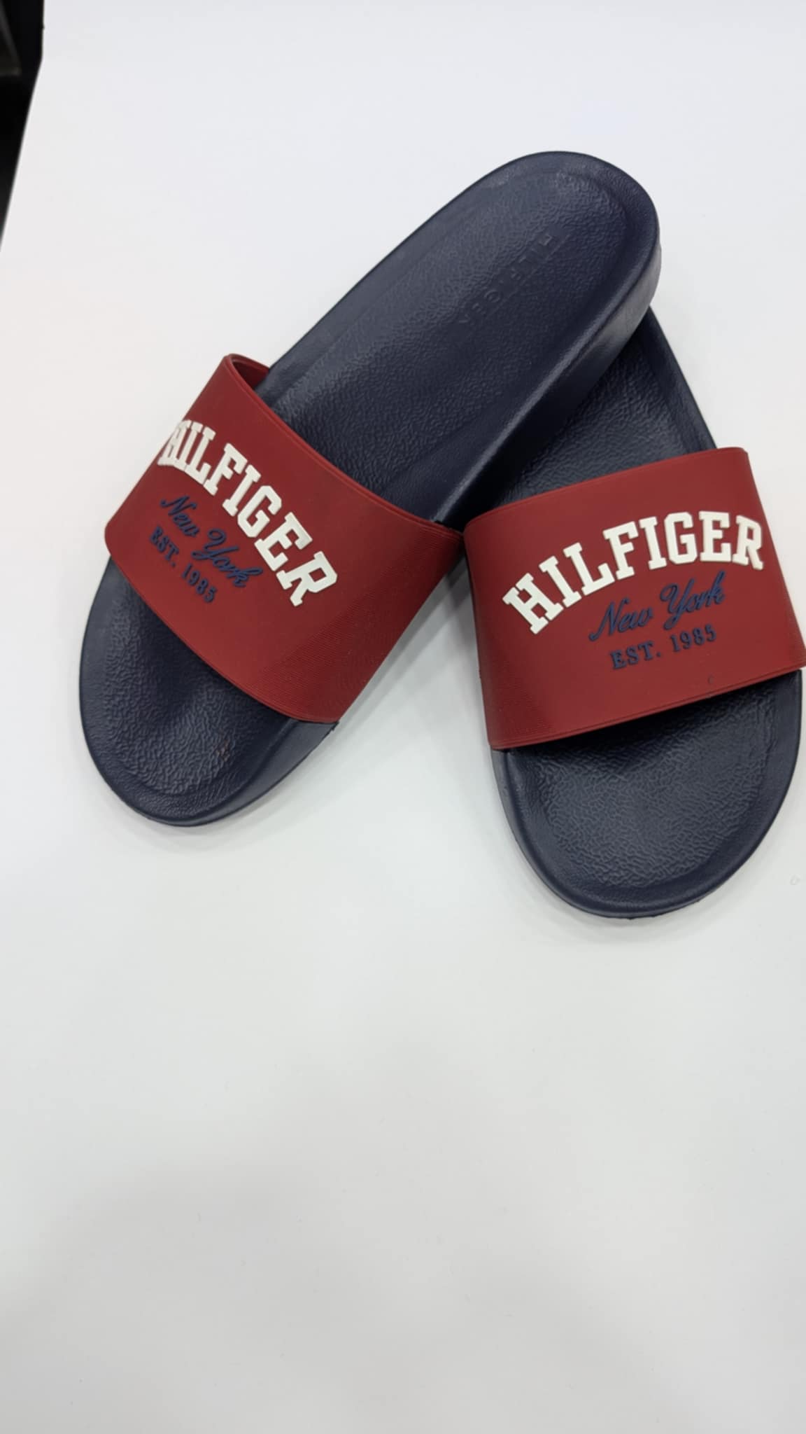 claquettes Tommy Hilfiger P.42